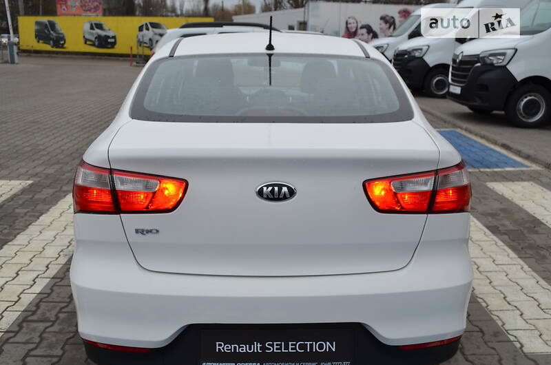 Седан Kia Rio 2015 в Одессе