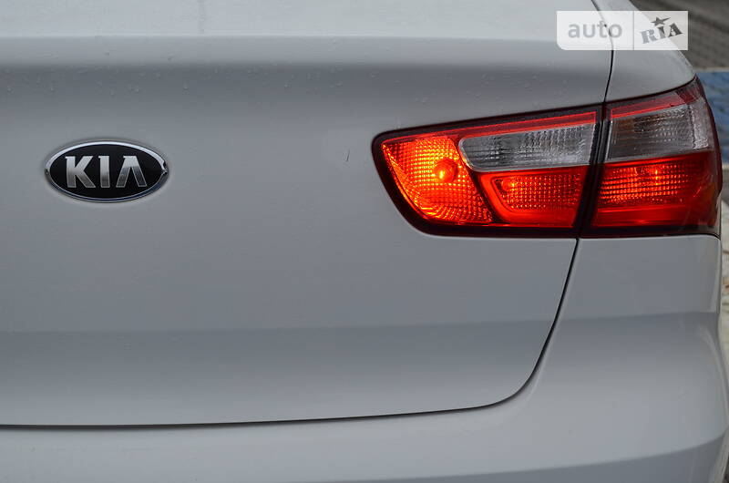 Седан Kia Rio 2015 в Одессе