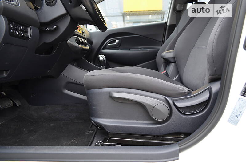 Седан Kia Rio 2015 в Одессе