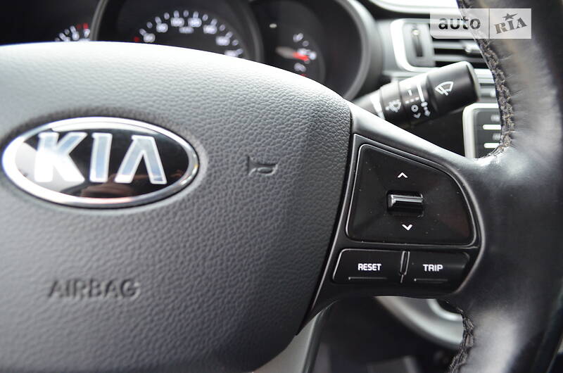 Седан Kia Rio 2015 в Одессе