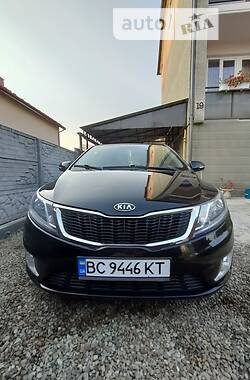 Седан Kia Rio 2012 в Жовкві