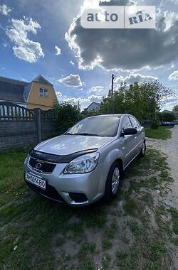 Седан Kia Rio 2011 в Бердичеве