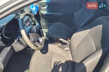 Седан Kia Rio 2013 в Луцьку