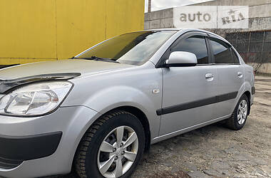 Седан Kia Rio 2008 в Києві