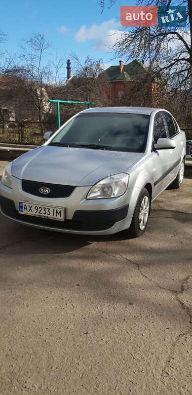 Седан Kia Rio 2005 в Черкассах
