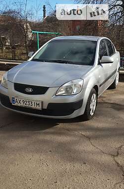 Седан Kia Rio 2005 в Черкасах