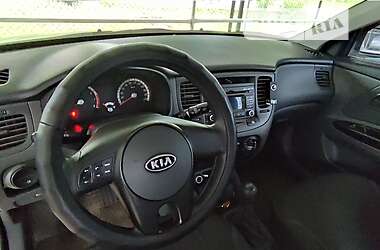 Хэтчбек Kia Rio 2011 в Каменском