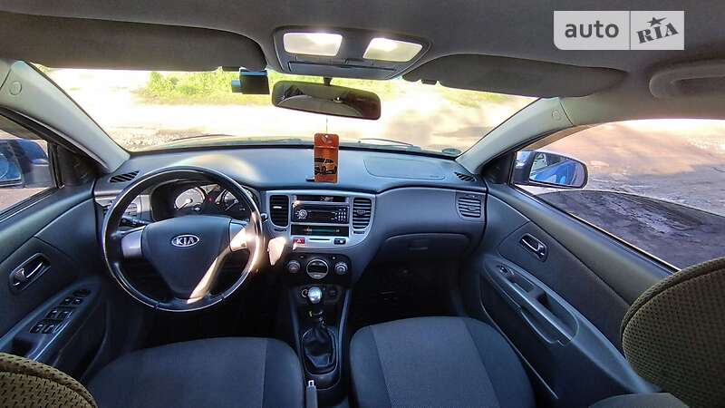 Хетчбек Kia Rio 2006 в Первомайську