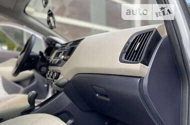 Седан Kia Rio 2012 в 