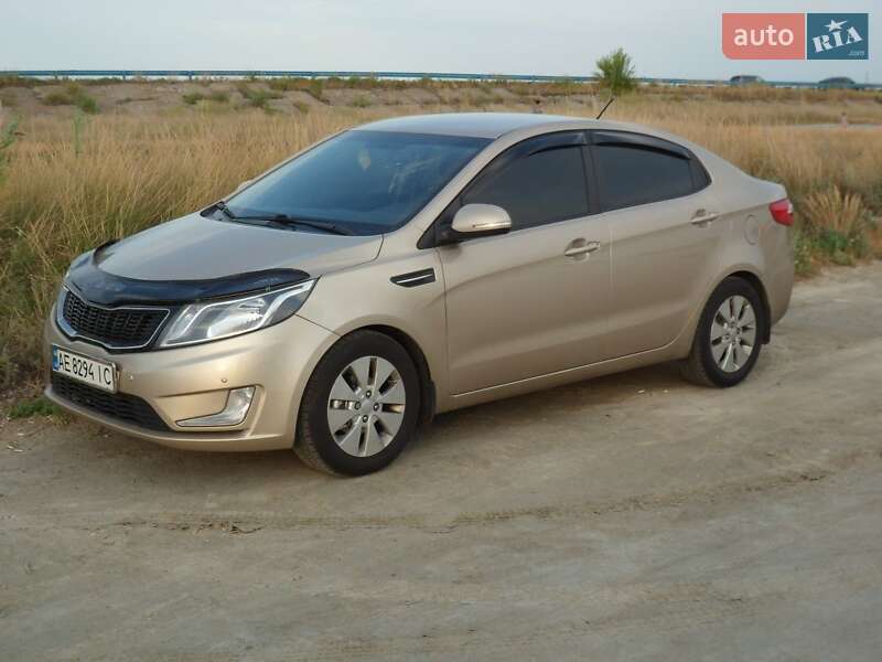 Седан Kia Rio 2013 в Днепре