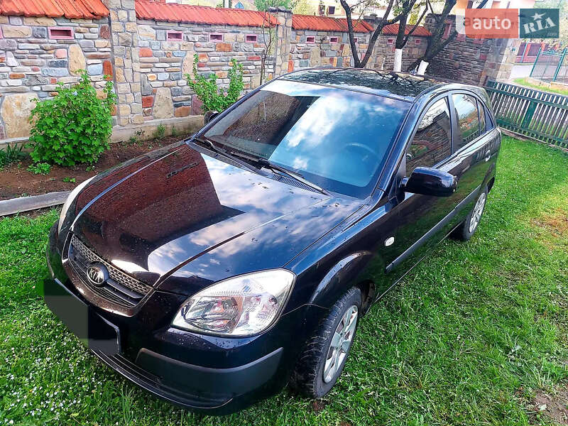Хэтчбек Kia Rio 2008 в Ивано-Франковске