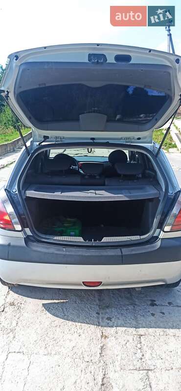 Хэтчбек Kia Rio 2007 в Богодухове