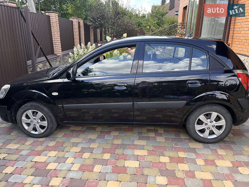 Хэтчбек Kia Rio 2009 в Виннице