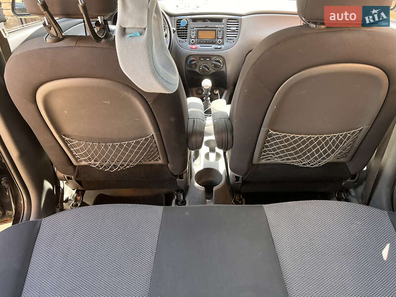 Хэтчбек Kia Rio 2009 в Виннице