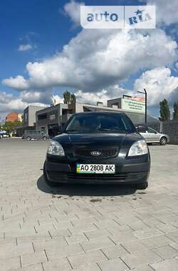 Седан Kia Rio 2007 в Ужгороде