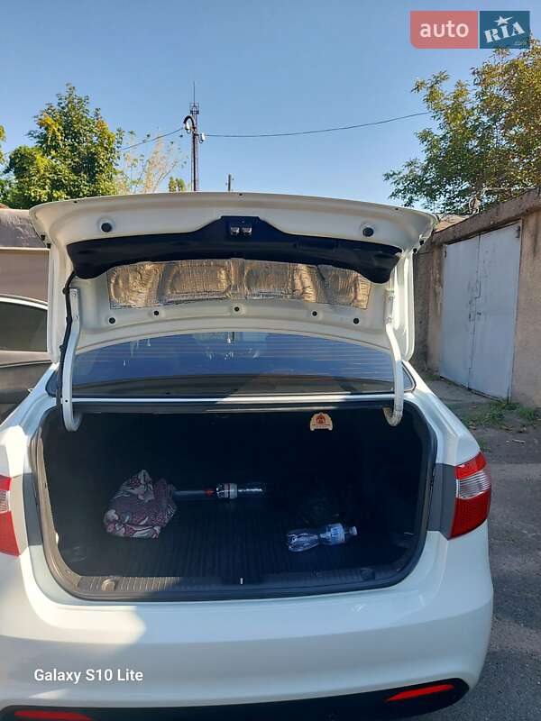 Седан Kia Rio 2012 в Вознесенске