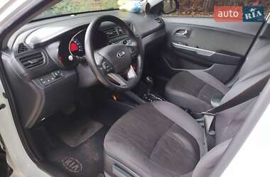 Седан Kia Rio 2013 в Украинке