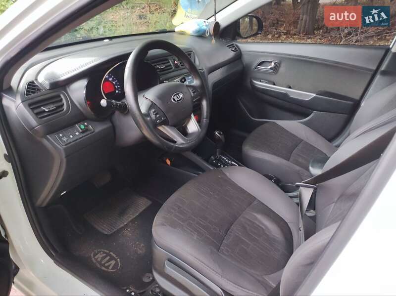 Седан Kia Rio 2013 в Украинке