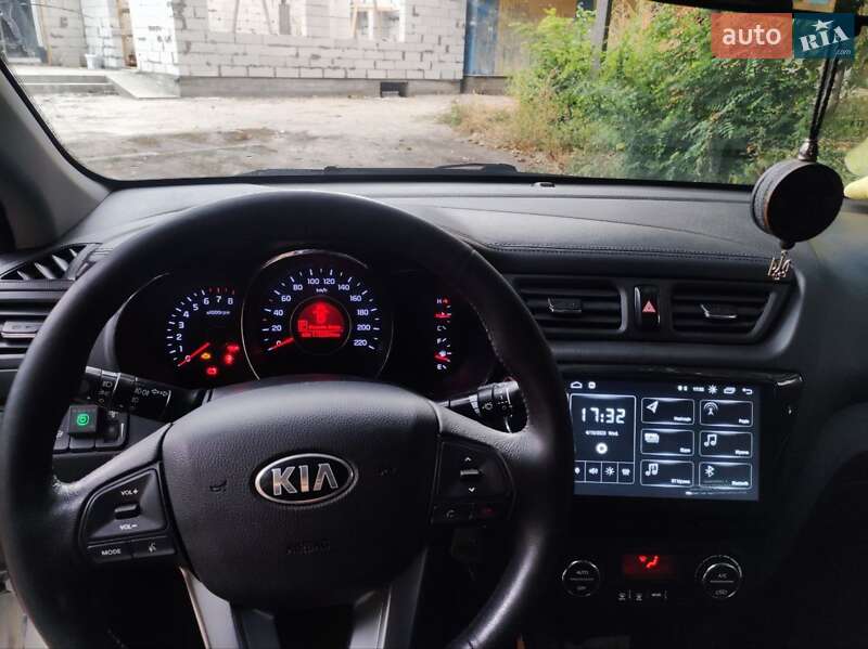 Седан Kia Rio 2013 в Украинке