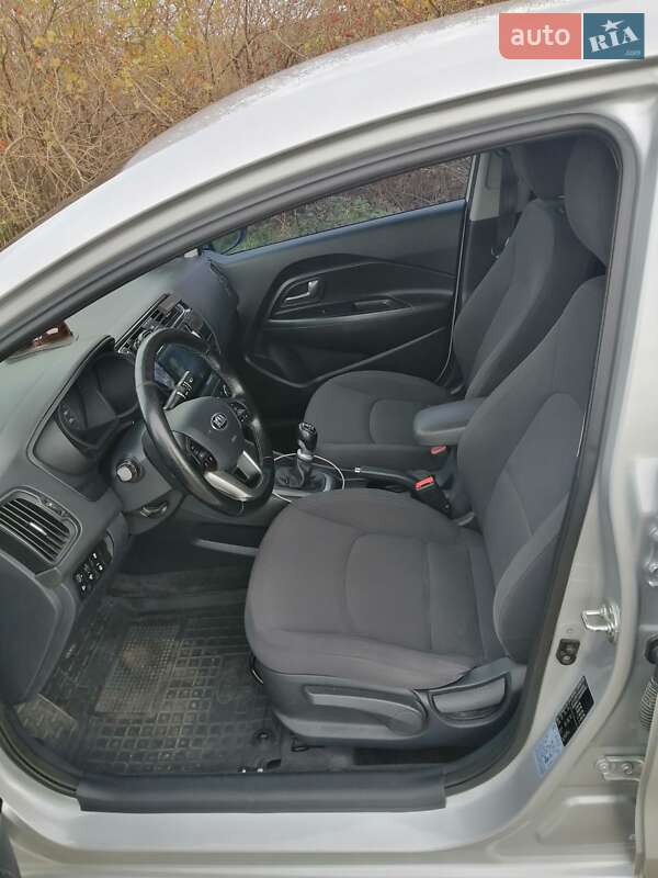 Седан Kia Rio 2016 в Львове