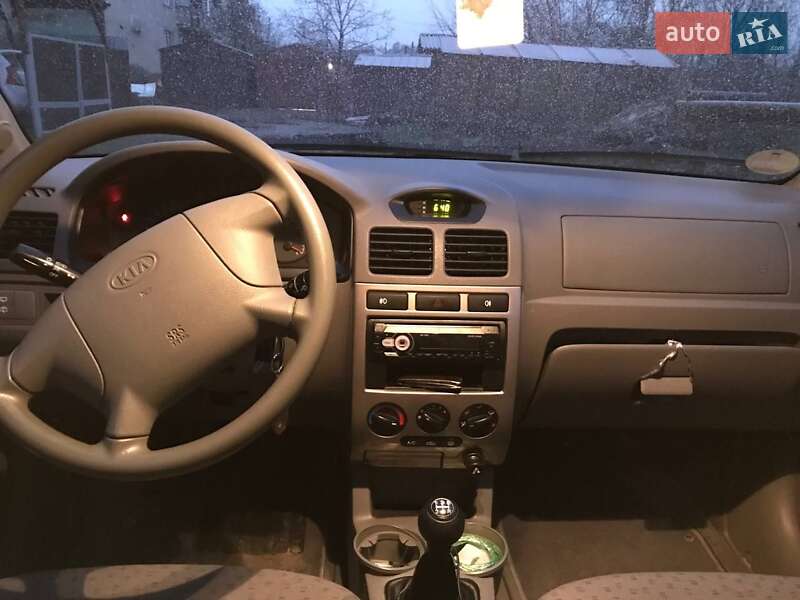 Універсал Kia Rio 2005 в Виноградові