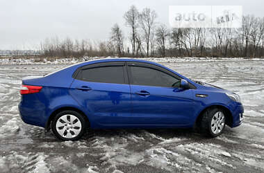 Седан Kia Rio 2013 в 
