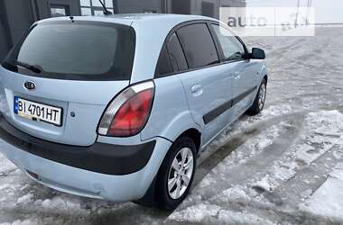 Хэтчбек Kia Rio 2008 в Полтаве