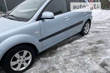 Хэтчбек Kia Rio 2008 в Полтаве