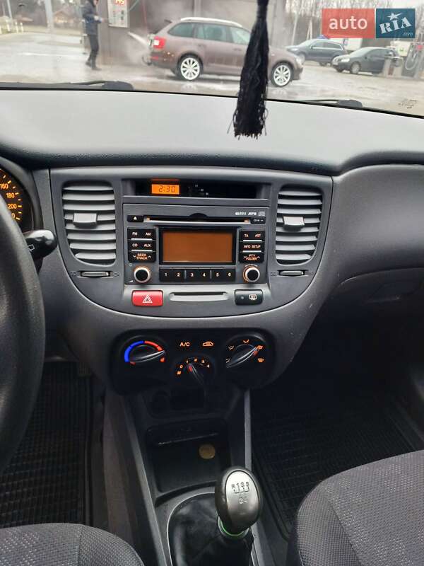 Хетчбек Kia Rio 2008 в Львові