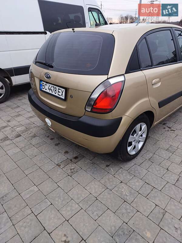 Хетчбек Kia Rio 2008 в Львові