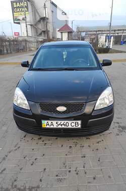 Седан Kia Rio 2006 в Києві