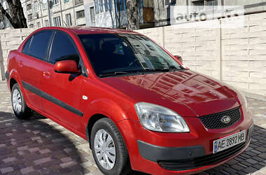 Седан Kia Rio 2006 в Каменском