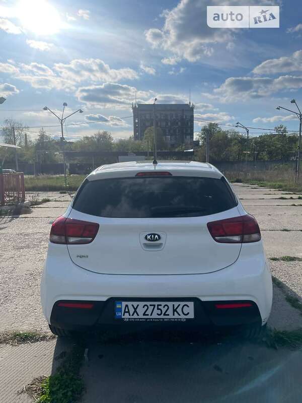 Хетчбек Kia Rio 2017 в Харкові фото 4 Хетчбек Kia Rio 2017 в Харкові
