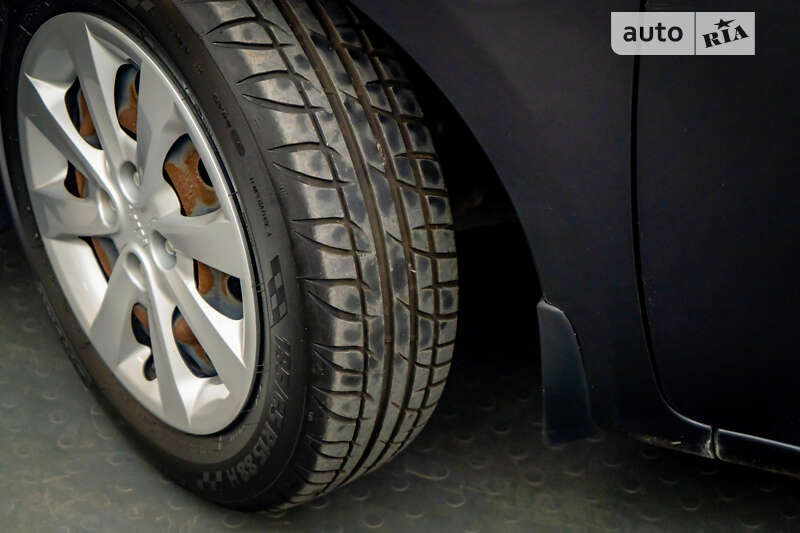 Седан Kia Rio 2016 в Киеве фото 13 Седан Kia Rio 2016 в Киеве