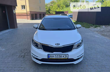 Седан Kia Rio 2015 в Вінниці