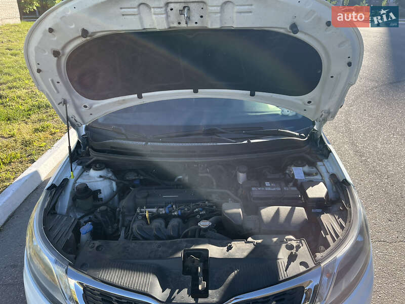 Седан Kia Rio 2012 в Кременчуге