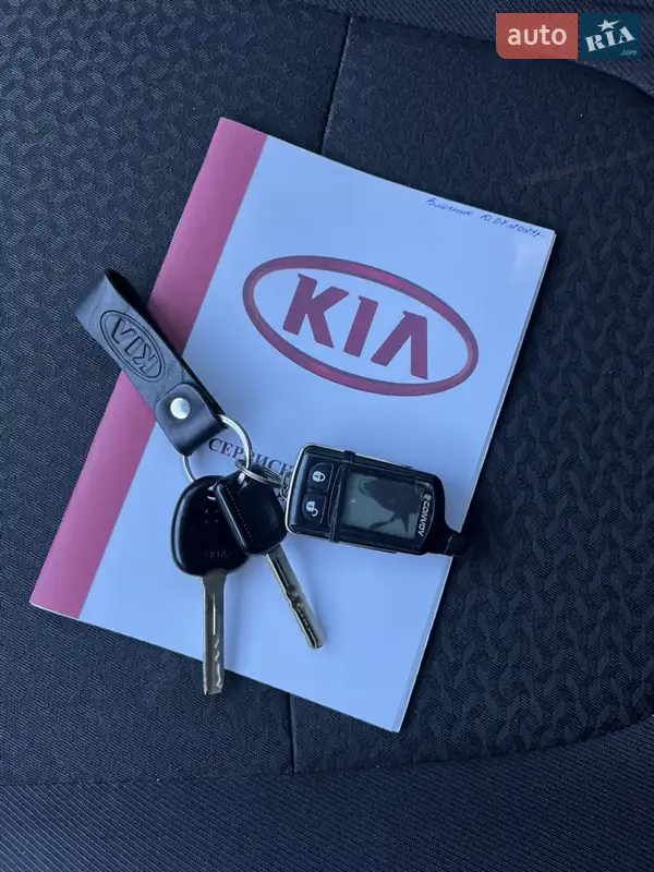 Седан Kia Rio 2012 в Кременчуге документ
