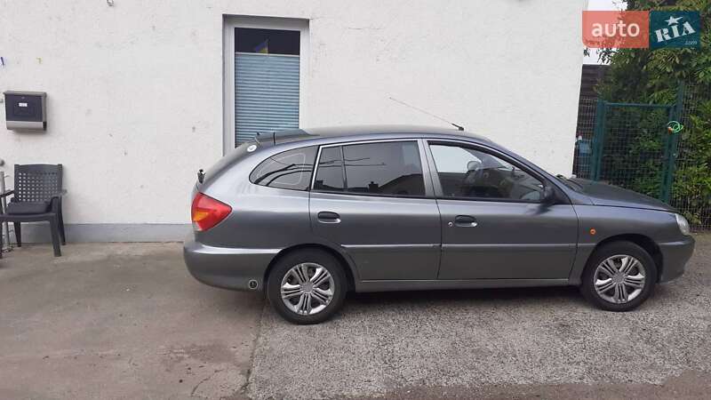 Универсал Kia Rio 2002 в Черновцах