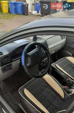 Универсал Kia Rio 2002 в Черновцах