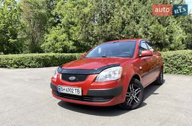 Седан Kia Rio 2005 в Подольске