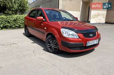 Седан Kia Rio 2005 в Подольске