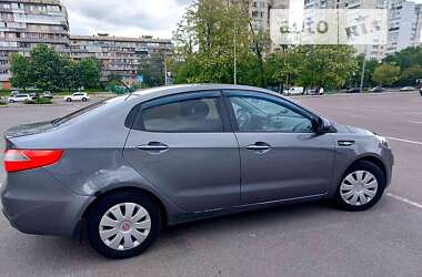 Седан Kia Rio 2013 в Киеве