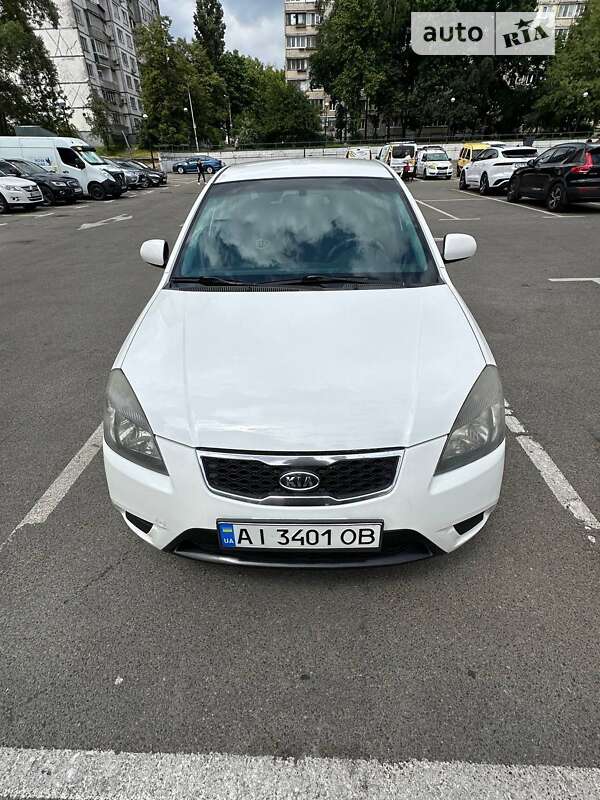 Седан Kia Rio 2010 в Києві