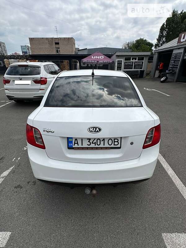 Седан Kia Rio 2010 в Києві