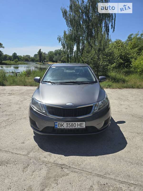 Седан Kia Rio 2013 в Рівному