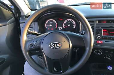 Седан Kia Rio 2011 в 