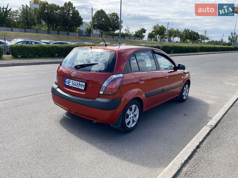Хетчбек Kia Rio 2006 в Кривому Розі