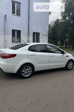 Седан Kia Rio 2012 в Кривому Розі