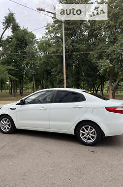 Седан Kia Rio 2012 в Кривому Розі