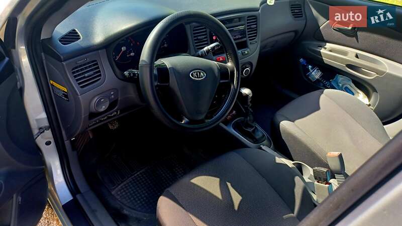 Хэтчбек Kia Rio 2006 в Буче